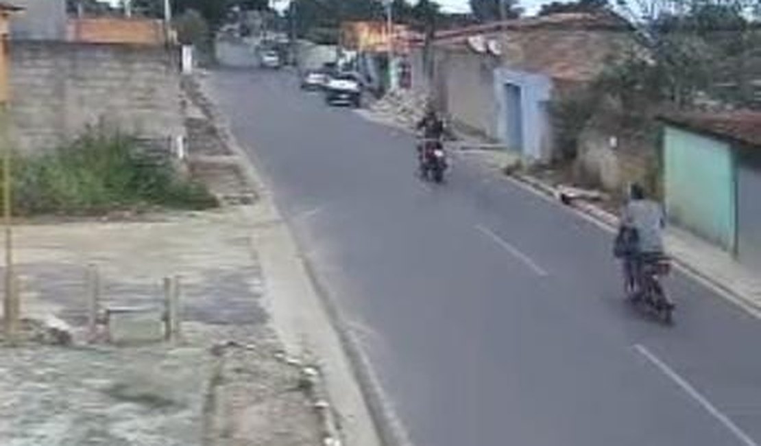 VÍDEO: Câmera registra batida que deixou pai e filho mortos na Zona Rural de Arapiraca