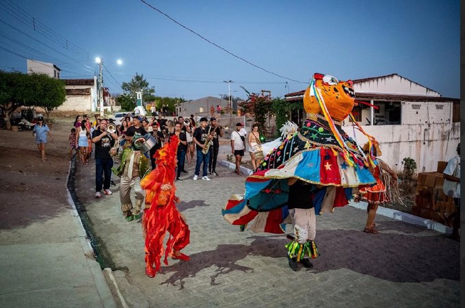 Cortejo do Bulba leva Ccultura às ruas da Ilha do Ferro e abre jornada do Primavera Cultural por Alagoas