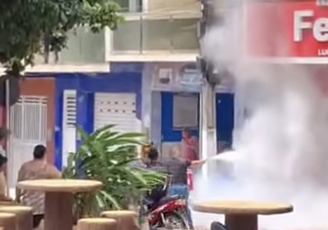 Vídeo. Suspeita de falha elétrica provoca incêndio em mercadinho de Feira Grande