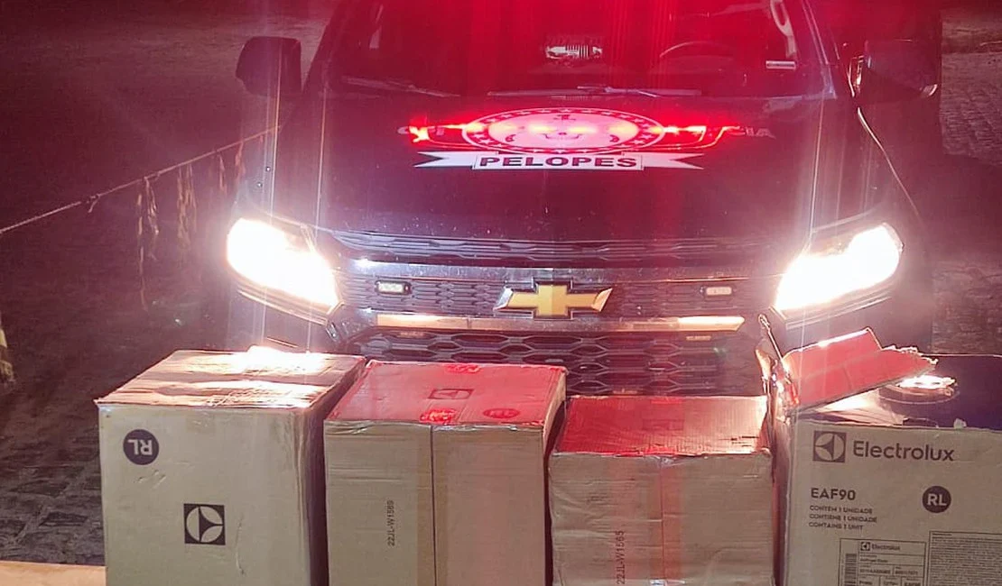 Dois homens são presos ao serem flagrados com air fryers furtadas de carreta em Joaquim Gomes