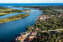 Com a esposa e bebê de 4 meses no carro, foragido da Justiça bate em muro durante perseguição em Marechal