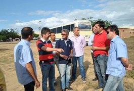 Márcio Marques visita terreno onde será construída nova sede da Câmara Municipal