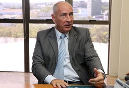 Juiz condena oito funcionários por tentar levar comida de presídio