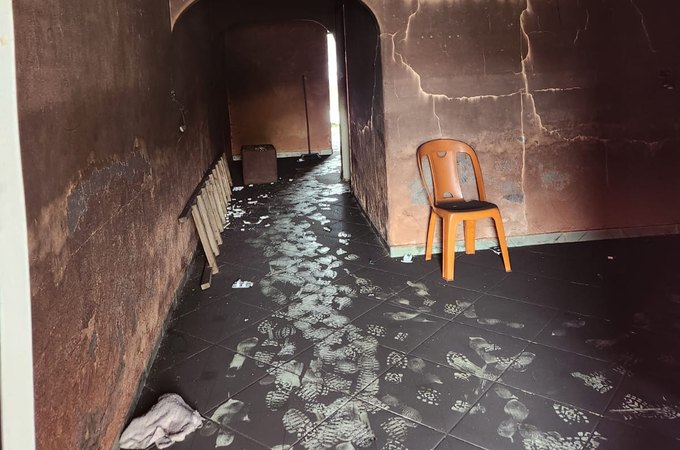 Incêndio atinge residência em Craíbas e mulher acusa ex de ameaças e cárcere privado