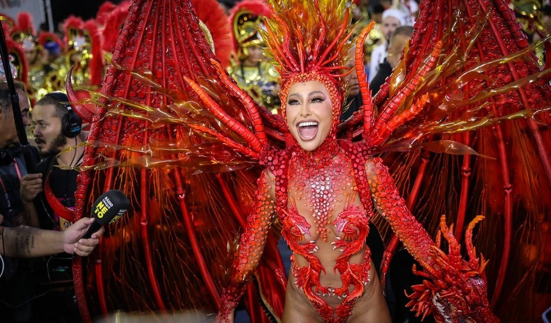 Tatuapé, Rosas de Ouro e Gaviões são destaques no desfile das escolas de samba em SP