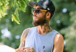 Influenciador e humorista morre após queda de bicicleta em via