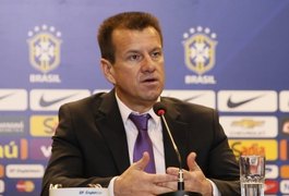 Dunga derruba o trauma dos 'grandes clássicos' em um jogo