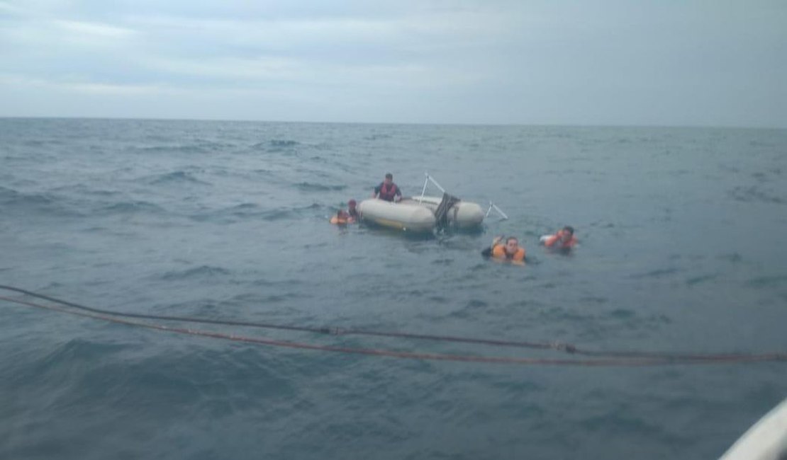 Quatro pessoas ficam à deriva em Bote no mar, em Jequiá da Praia