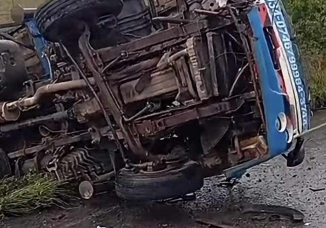 Idoso morre após colisão entre carro e carreta na AL-220, em São José da Tapera