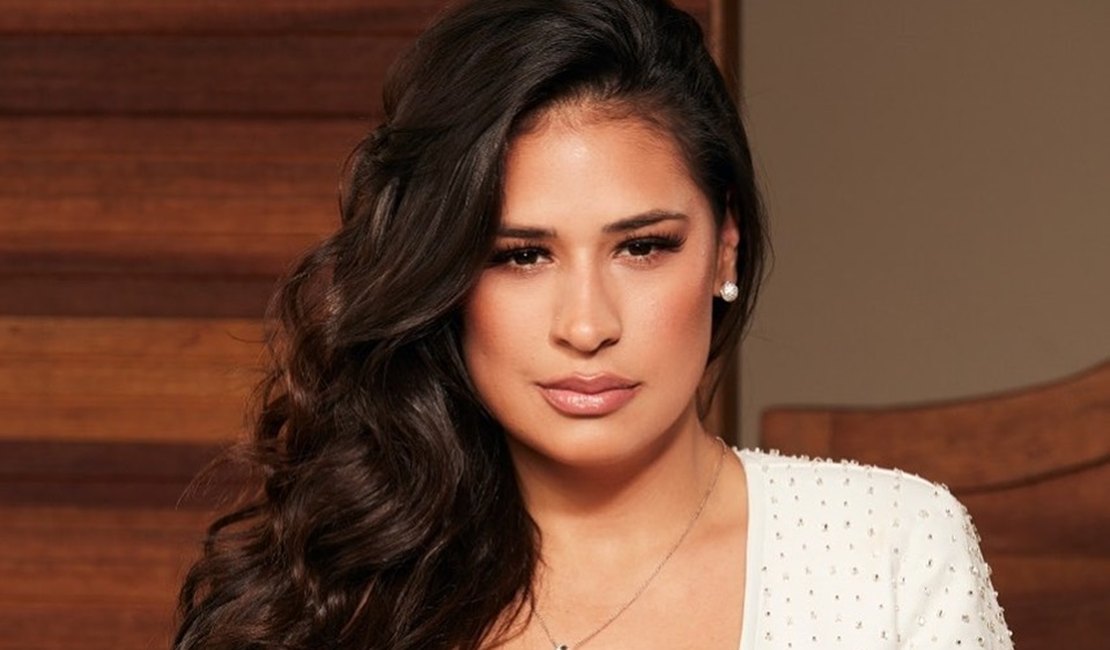 Simone, da Simaria, sai à noite de pijama em Orlando