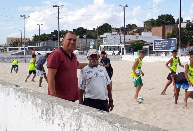 Fabiano Leão incentiva o projeto de futebol do professor Ivanildo, em Arapiraca