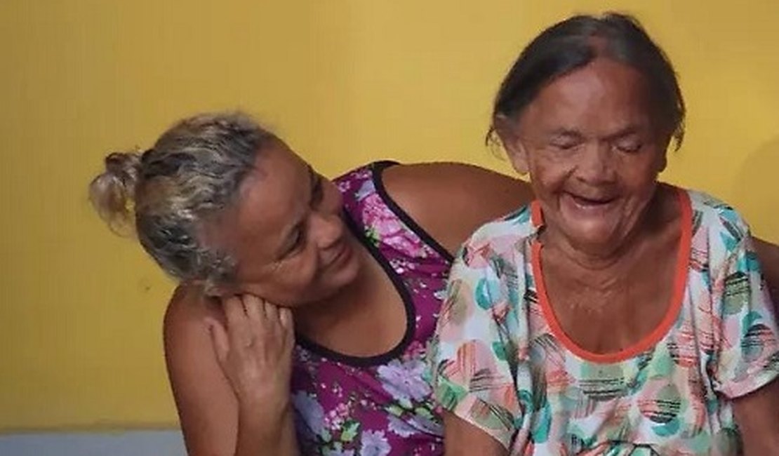 Há mais de quatro meses sem receber fraldas geriátricas, maceioense precisa de ajuda para cuidar da mãe