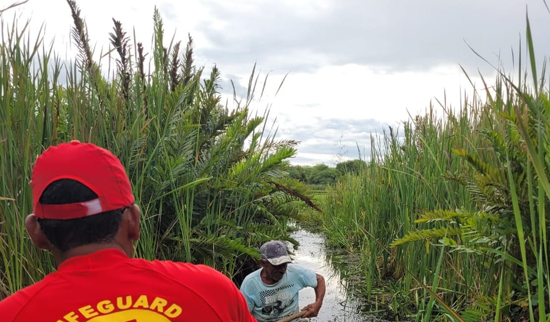 Cadáver é encontrado boiando em barragem de Delmiro Gouveia