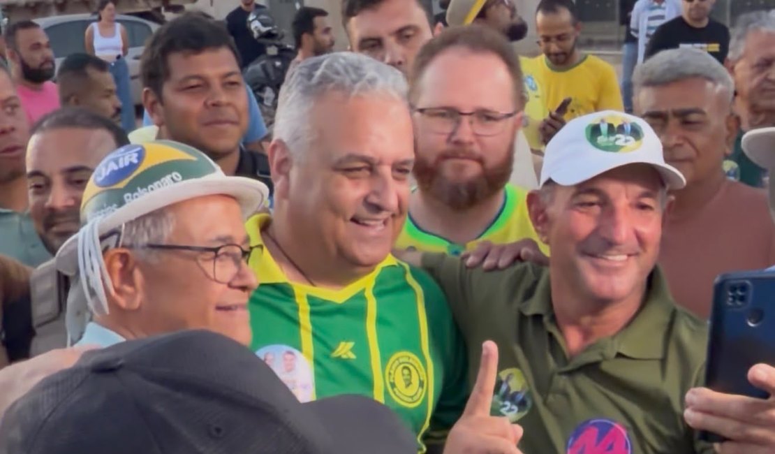 ”Flávio e eu, queremos e vamos levar este país para a frente”, afirmou Alfredo Gaspar, durante passagem em Irecê, na Bahia