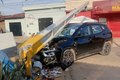 Turista colide carro de passeio contra poste em São Miguel dos Milagres; três pessoas ficam feridas