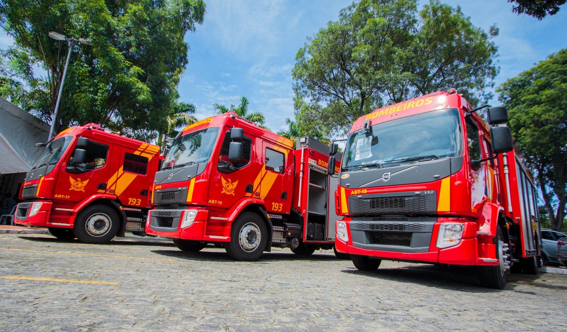 Bombeiros realizam buscas por pessoa desaparecida em matagal em Coqueiro Seco