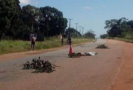 Revoltado com fim de relacionamento homem comete suicídio ao se jogar na frente de veículo