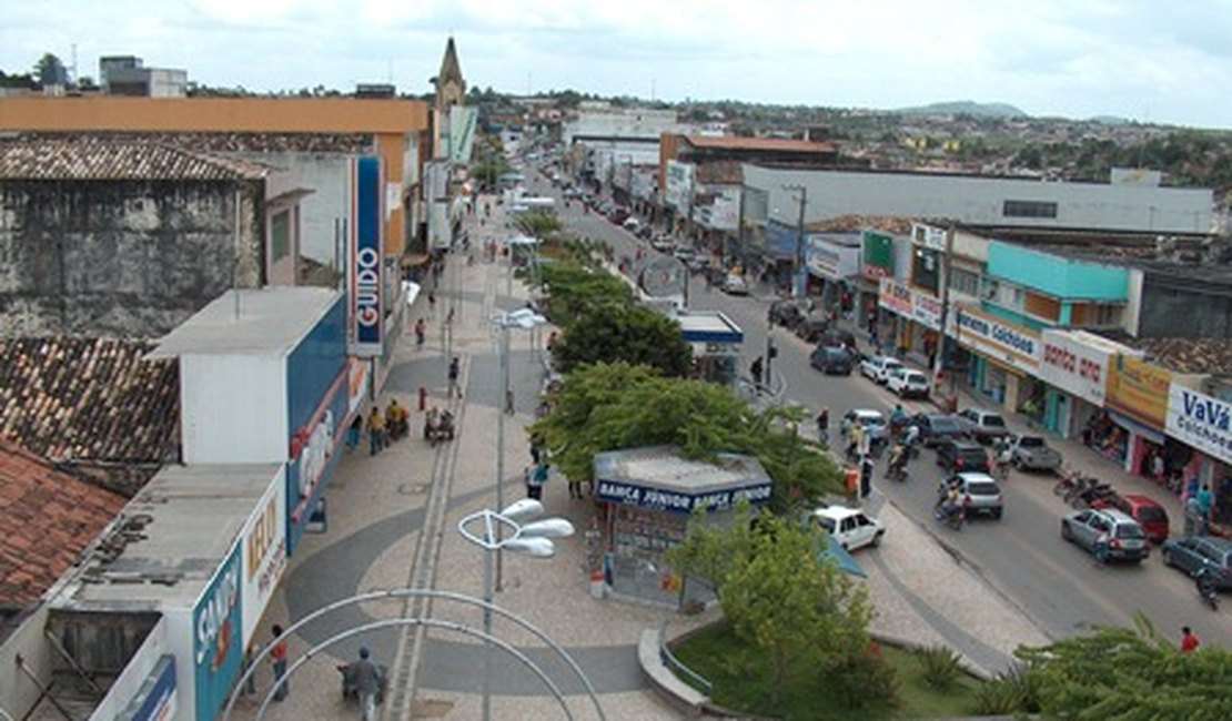 Criminosos invadem loja do centro de Arapiraca e furtam dinheiro de cofre