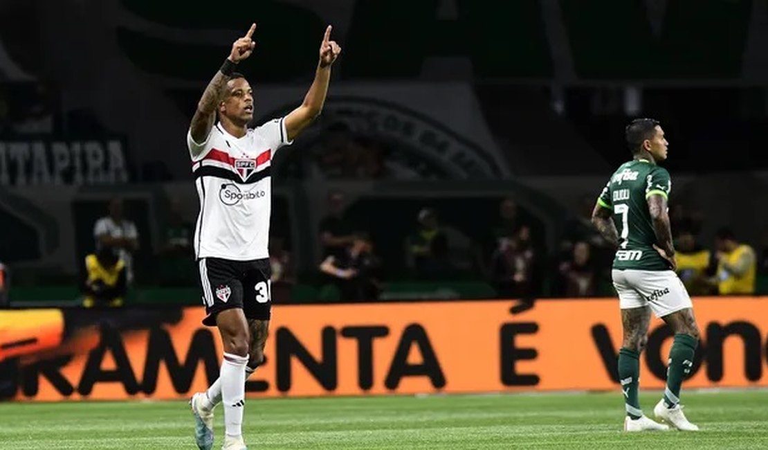 São Paulo vira, domina Palmeiras e garante vaga na semifinal da Copa do Brasil