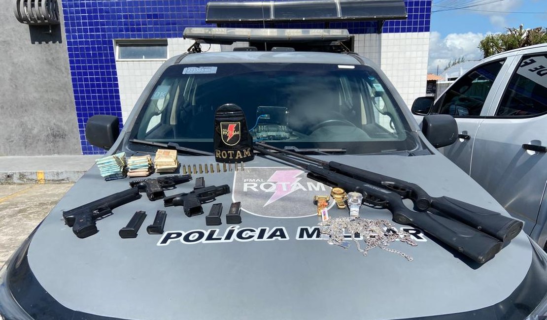 Operação da PM apreende armas e quase R$ 29 mil na capital alagoana