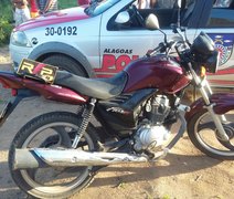 Rádio Patrulha encontra moto roubada abandonada em estrada vicinal de Arapiraca