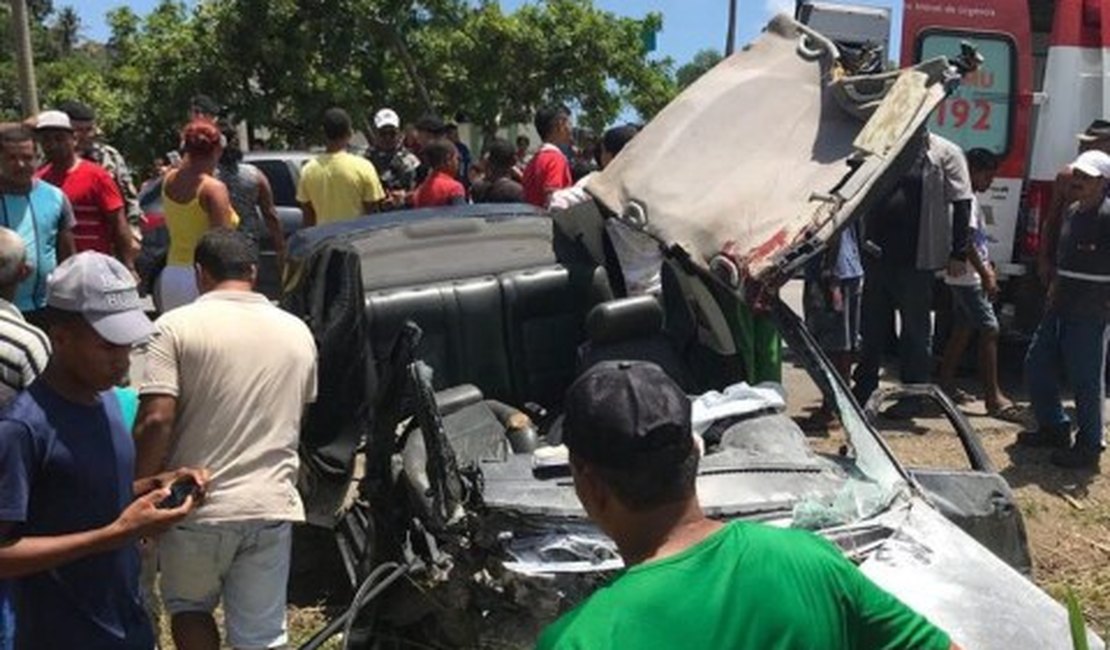 Capotamento deixa feridos presos às ferragens em São Luís  do Quitunde