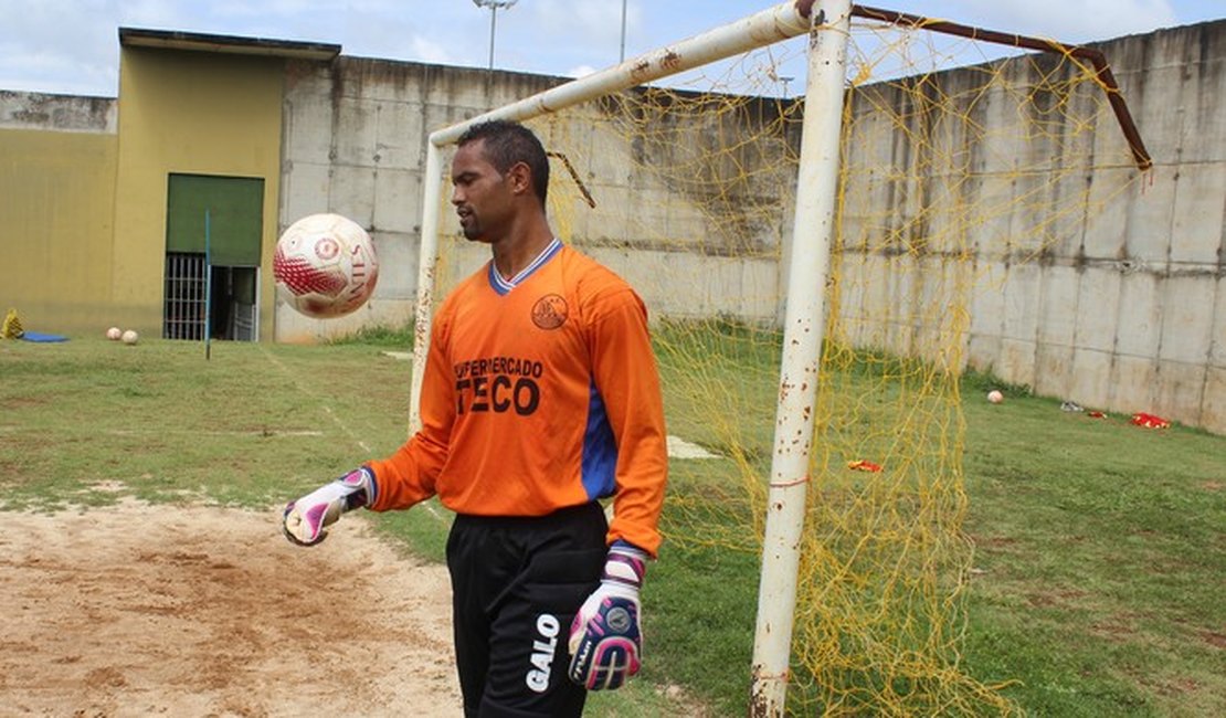 Time de SP confirma interesse no goleiro Bruno, preso desde 2010