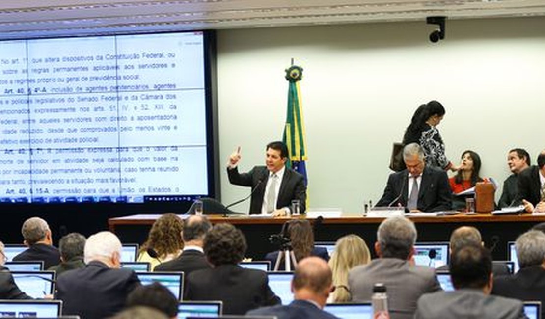 Comissão especial aprova relatório da reforma da Previdência
