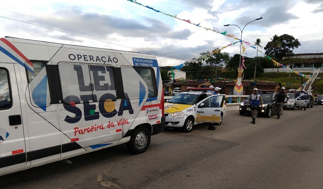 Operação Lei Seca multa 142 motoristas durante feriadão de carnaval em Alagoas