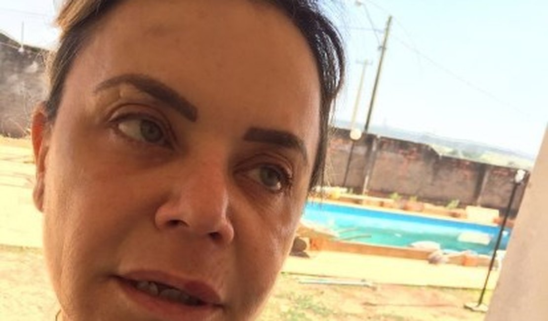 Flor, do 'Programa Silvio Santos', tem a chácara invadida e luta com bandido
