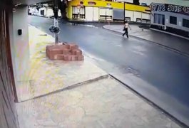 Vídeo. Polícia prende suspeito de depredar e invadir empresa em Arapiraca