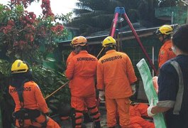 Homem cai em fossa no quintal de sua residência no bairro Santa Amélia, em Maceió