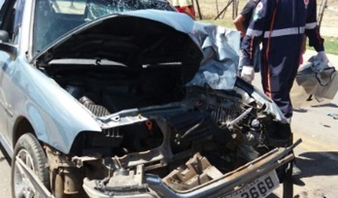 Motociclista morre durante grave colisão frontal no Lago da Perucaba, em Arapiraca