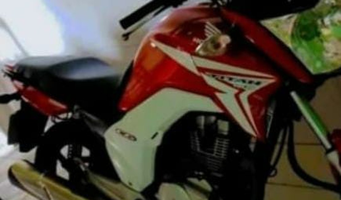 Dupla armada rouba motocicleta e celulares no povoado Baixa da Onça