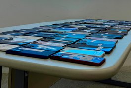 Mais 140 alagoanos recebem celulares recuperados pela SSP