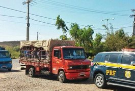 PRF fiscaliza veículos que transportam romeiros no interior de Alagoas