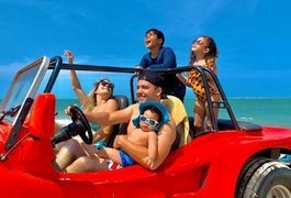 Safadão aproveita brecha na agenda para se divertir com a família