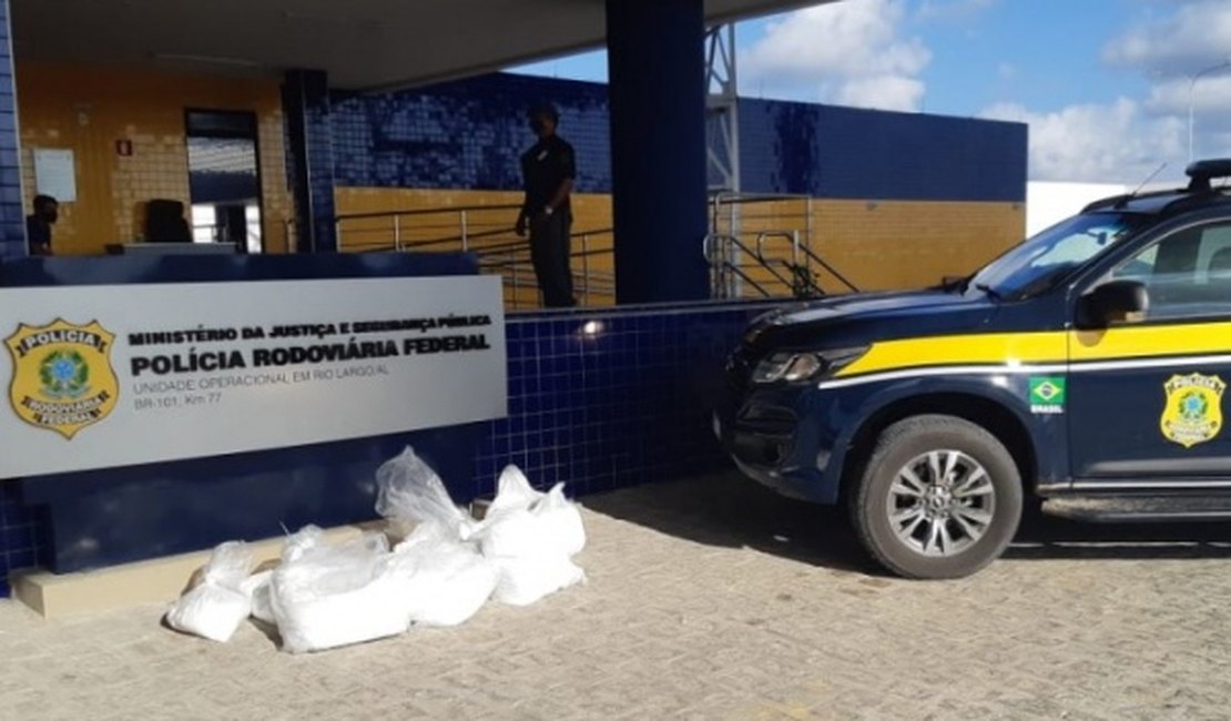 Vídeo. Carga com cocaína avaliada em mais de R$ 4,5 milhões﻿ é apreendia pela PRF em Alagoas