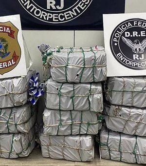 Rio: PF apreende 400 kg de cocaína em navio que iria para Europa
