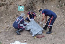 Jovem de 17 anos é assassinado a tiros às margens da linha do trem, em Arapiraca