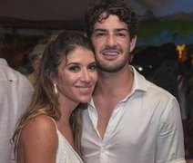 Alexandre Pato e Rebeca Abravanel se casam em cerimônia secreta na mansão de Silvio Santos