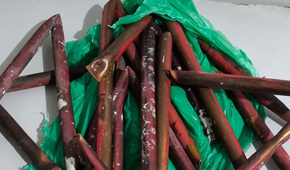 Homem furta cerca de 3,5kg de cobre em agência do Banco do Brasil e vende material em Arapiraca; ladrão e receptador são presos pela PM
