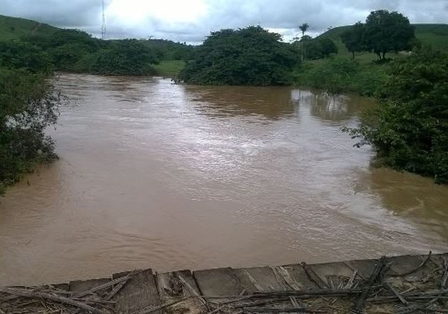 Rio Jacuípe pode transbordar nas próximas horas, diz Defesa Civil de Alagoas