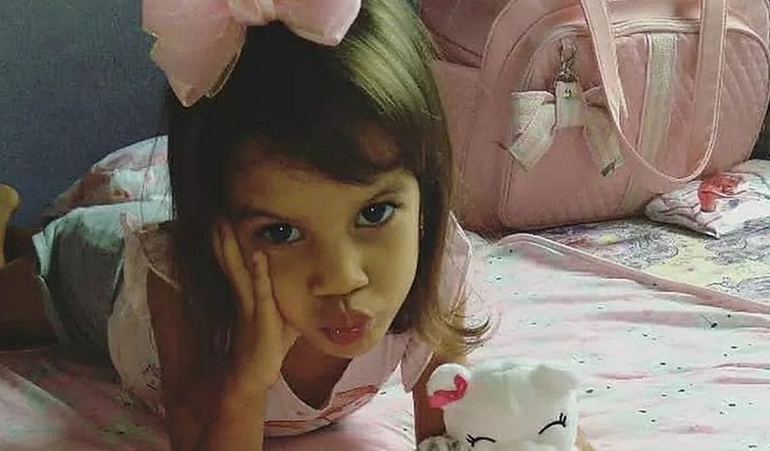 Menina que morreu após agressões do pai e a madrasta foi ferida com 'instrumento contundente', aponta Polícia Científica