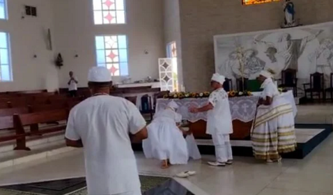 Padre se diz “perplexo” após vídeo de candomblecistas em igreja do DF