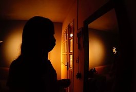 Mãe diz que filha de 7 anos foi estuprada na casa de amiga em SC; polícia investiga