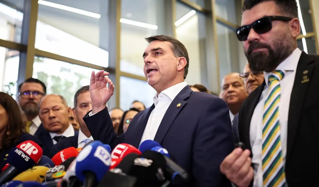 Flávio confirma encontro com Vorcaro após banqueiro ter sido preso