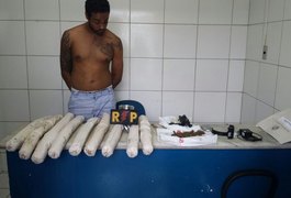 Operação prende quatro e apreende bananas de dinamite e droga em AL