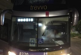 Passageiros de ônibus que seguia de Salvador para Maceió são feitos de reféns em canavial