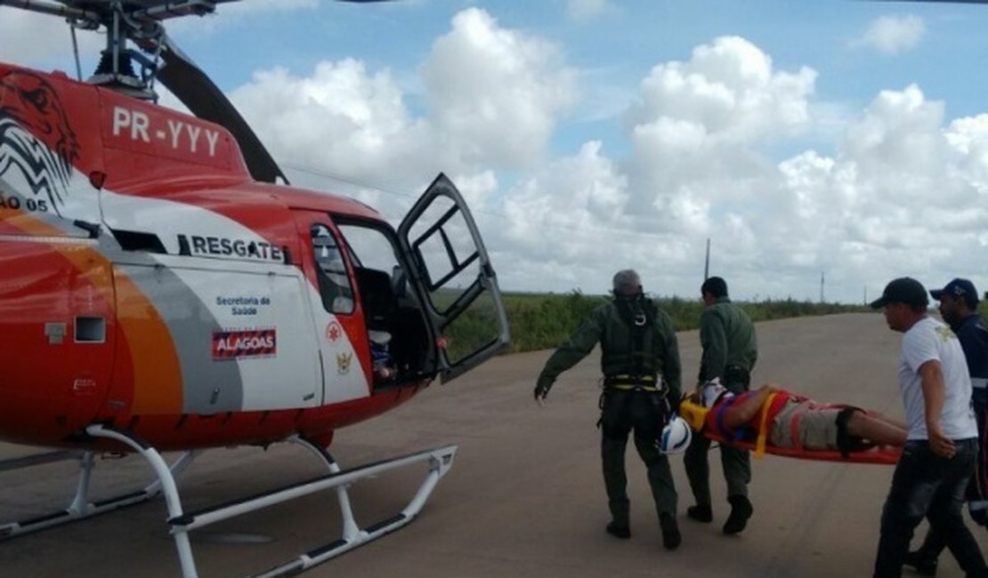 Choque entre carro de passeio e caminhão deixa dois feridos na BR-101